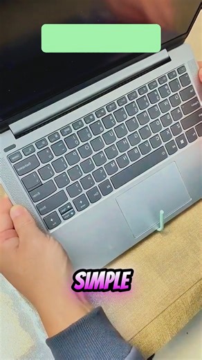 313K views · 2.7K reactions | Transformez un Cintre en Support pour PC en 10 Secondes ! #fblifestyle | Les piliers de comptoir | Facebook