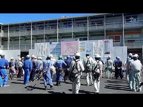 建設現場専用デジタルサイネージ「モニたろう」建設現場・朝礼看板LEDの体操風景