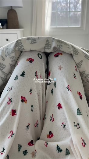 vlogmas day 24! ❄️ christmas break is here weeeeeee! 🎅🏼⛸️ #vlogmas #vlogmasday24 #morninginmylife #morningroutine #christmasvlog