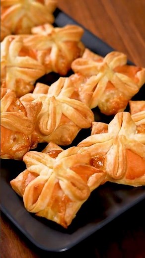 FIOCCHETTI DI SFOGLIA SALMONE E SCAMORZA la Ricetta Facile di Buon'Idea