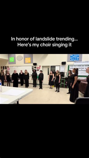 Choir Sings