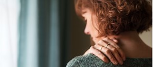 Comment l’anxiété se manifeste aussi par des maux physiques - Psychologies.com