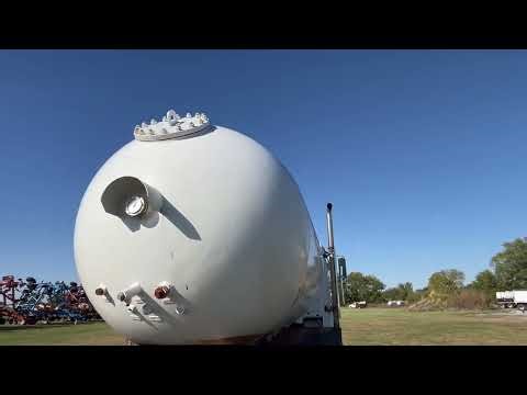 2002 Freightliner FL70 LP Truck