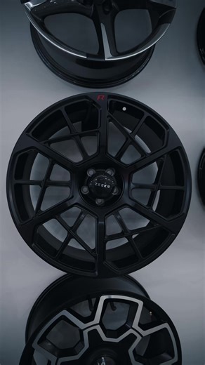 Продаємо топові китайські електрокари, найбільший вибір в Україні. LIXIANG DENZA XIAOMI BYD GEELY HUAWEI LYNK&Co AVATR ZEEKR Сотні автомобілів у наявності. Різні сегменти, комплектації та бюджети. Без очікувань можна приїхати, обрати та забрати. 📍Автосалон ЕCODRIVE AUTO, Одеса Сади Перемоги (3-й поверх та -1) вул. Академічна, 28 📍Автосалон ЕCODRIVE AUTO, Київ Respublika Park (Вхід 3, Паркінг Р4) Кільцева дорога, 1