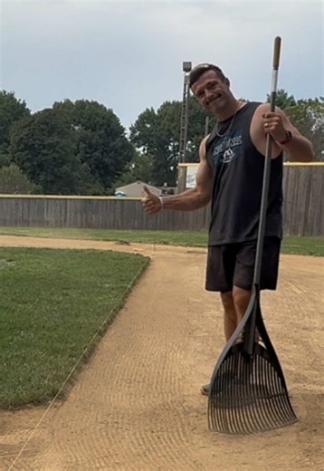 TAG a field or school you think I need to visit to edge their baselines! 😮 #edging #transformation #DIY