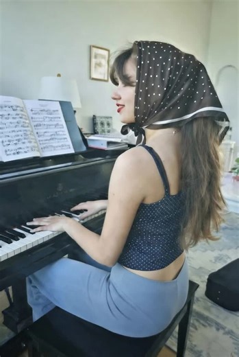 Hi there #karolina #karolinaprosenkoviolin