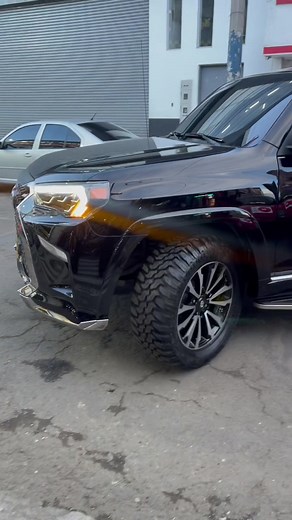 Rines y llantas de lujo para Toyota Runner 2023