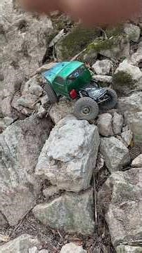 Axial Pro￼ Straight axle 4wS running Awesome line