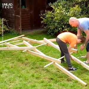 779K views · 2.1K shares | This boy teaches his dad how to build a Leonardo Da Vinci bridge  | UNILAD Tech | Facebook