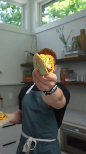 Smash Burger Taco Comparison‼️ A couple ingredient swaps and different cooking methods gets you an amazing smash taco at 1/2 the calories. Macros For One Of These Tacos: 510 Calories 43g Protein 35g Carbs 22g Fat Macros For One Cheesy Gordita At Taco Be | Noahperlofit