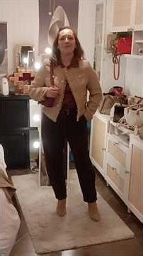 OUTFITS CON PANTALÓN MARRÓN CHOCOLATE PARA UN DÍA DE LLUVIA