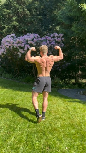 Set yourself free ⬇️ “Ignorance is bliss” has a negative connotation, but my blissful ignorance when I quit drinking and start working out was a huge advantage: Growing up I had zero interest in bodybuilding. I never tapped into the community. I arrived at it later in life. This, combined with the fact I’m stubborn and need to figure out everything the hard way (by myself), turned out to be a blessing, because I assumed a few things that nobody who was listening would assume, and these things he