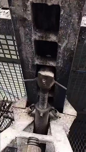 Attached climbing scaffolding system for high-rise building construction