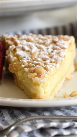 Classic Italian Custard Cream Pie (Torta della Nonna) #italiandessert