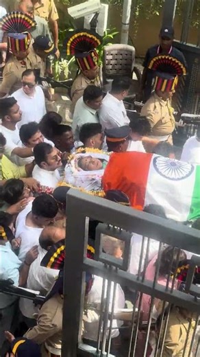 Final Rites Of Asha Bhosle Ji. 🙏🙏