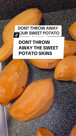 One of the easiest DIY dog treat recipes! #sweetpotatoes #dogtreats #thanksgiving