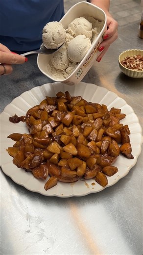 Caramelized Donut Apple Pie! A caramelized treat for apple lovers 🍩🍏 | Chefclub Australia