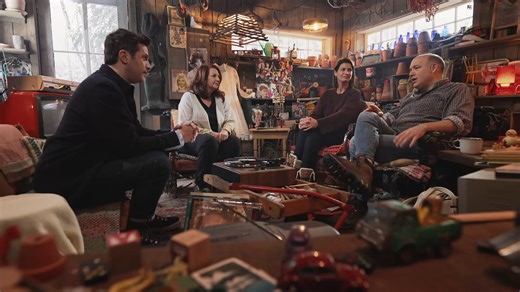 Une de mes missions de la fin de semaine était de percer le mystère qui se cache derrière, le très drôle, Antoine Vézina... J'ai réussi à cerner un homme réfléchit et qui a une façon de voir les choses très différente! J'ai hâte de connaître vos impressions. 21h30, à TVA | Jean-Philippe Dion