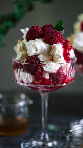 Annie Mae Herring on Instagram: "When I say I ate my WEIGHT of this when holidaying in Islay- i mean it. This is a ridiculously simple traditional dessert to rustle up whether you fancy a midweek treat or gorgeous weekend pudding . Ingredients (serves 4)💚 3 TBSP Scottish Rolled Oats- roasted in the oven for 15 minutes at 160°C Fan 300g Raspberries+ Extra to Garnish 2 Tbsp Golden Caster Sugar 400ml Double Cream 2-3 Tbsp Scottish Honey 2/3 Tbsp Scottish Whiskey Method 🧡 1) Whisk the double cream