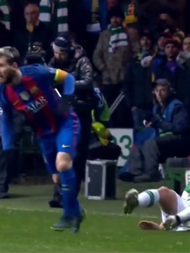 72K views · 2.8K reactions | Nadie juega como él. Nadie dribla como él. Messi convierte cada jugada en arte ⚽✨  Disfruta de sus mejores momentos en la cancha. #Messi #GOAT #Fútbol #Jugadas #FCBarcelona #PSG #Argentina | Rincón Deportivo 24/7 | Facebook