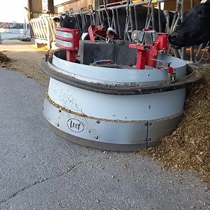 28K views · 169 reactions | Robot Lely para Alimentar las Vacas en Francia | El Ganadero | Facebook