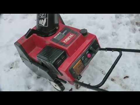 Toro snowblower starts then dies - Fixed - Cleaning the Carb