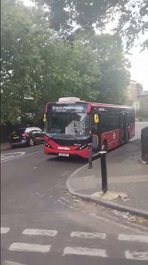 Route 206 LK16 DDV DEL2160 at Kilburn Park Station