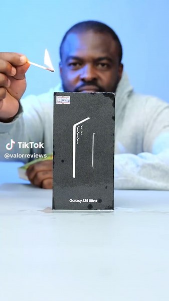 Samsung Galaxy S25 Ultra Fiery Unboxing. Thank you @WayaHub for sponsoring this video 🙌 Price - N2,029,000 Specs: -6.9 inch AMOLED LTPO display with 120Hz refresh rate -Snapdragon 8 Elite (3 NM) -12GB/16GN RAM, 256GB, 512 or 1TB internal storage -200MP Main Camera, 10MP Telephoto, 50MP Periscope Telephoto, 50MP ultra wide, 12MP selfie Camera -5,000mAh battery #samsunggalaxys25ultra #s25ultra #S25u #tech #valorreviews #unboxing #asmr