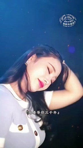 Nightlife Fashion: Stunning Outfits at Disco Parties