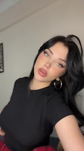 Engaging Indoor Presentation with Gestures