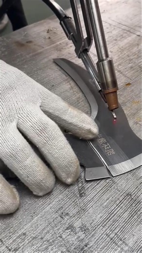 Handheld Laser Welding Machine: Automatic Wire Feeding, Gentle Pull to Form Weld Seam# Welding