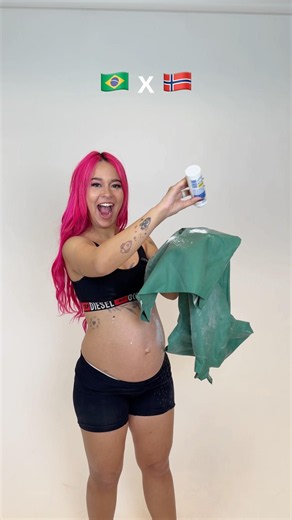 ARRUME SE COMIGO COM O VESTIDO DE LATEX GRAVIDA