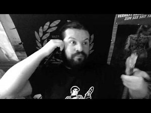 DVD Bong - Alien vs Zombies - The Dark Lurking