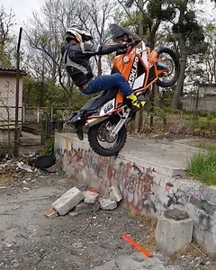 Just like that 👀 Posted @withregram • @endurak666 75 cm obstacle, jump with the kicker. Next time will be higher 😃 #ktm #ktm990 #ktm990adventure | ADV Pulse