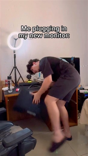 Unboxing Gone Wrong… Monitor Didn’t Even Survive 1 Day