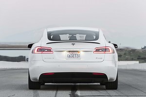 A Closer Look at the 2017 Tesla Model S P100D's Ludicrous Acceleration Run