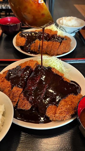 名古屋の超デカ盛りみそかつを堪能！