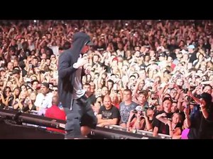 Eminem - Won't Back Down (Feat P!nk) Live*