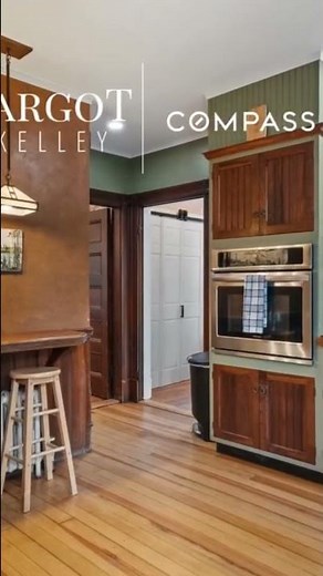 Video Tour of a House For Sale With Ceiling Fans