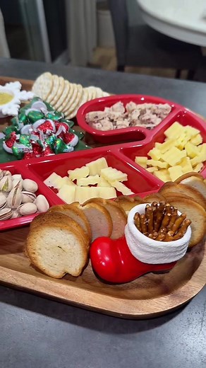 Holiday board 🧀❤️🎄