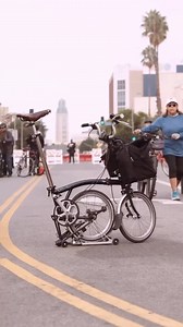 Car-free streets in LA? Sounds like a dream, but it’s a reality, thanks to @ciclavia 🚲🫶✨🌴 Last month, we joined Brompton riders in Southern California for October’s CicLAvia car-free ride around DTLA. With our friends over at @justridela, we kicked off the day with breakfast and coffee, before pedaling under the palm trees and art deco landmarks of downtown. There’s one last CicLAvia left this year, and it’s a big one. Join @ciclavia next Sunday, November 23rd, for their final ride in honor o