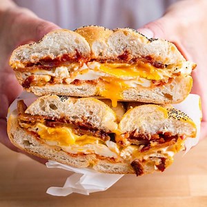 Bacon egg n cheese (feat. Wavyrioo) - Dee Dotty: Song Lyrics, Music Videos & Concerts