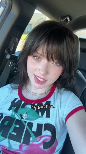 Exploring Brunettes with Freckles: A Fresh Perspective