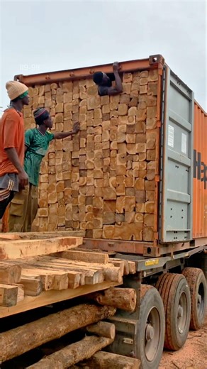 Container me aadmi phasa hai?