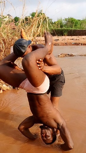 2.1K reactions · 38 shares | Water exercise 勒勒 #viral #gym #fblifstyle | Derock247 entertainment | Facebook