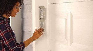 16 Best Garage Door Opener Reviews of 2023 [ Expert Reviews & Buyers' Guide] - New Garage Source