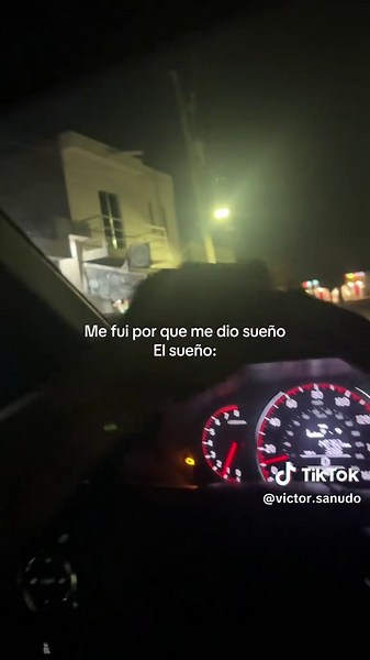 Celos y risas: el sueño interrumpe la pelea