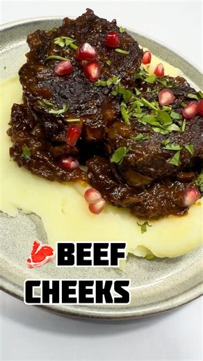 🥩 Beef Cheeks with Pomegranate and Spices