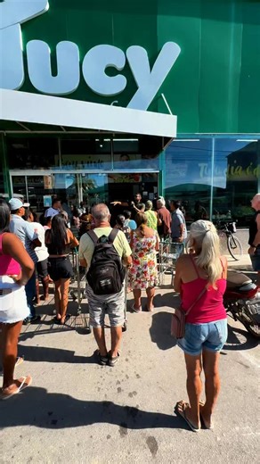 Jucy Supermercados on Instagram: "🍉🌿 A quarta-feira por aqui começa diferente. Mais cedo. Mais leve. Mais viva. Tem fruta fresca, verdura bonita, conversa solta e aquele clima bom de quem chega e sente que o dia começou do jeito certo. Preço baixo chama atenção, mas é a qualidade que faz ficar. Quem chega pela manhã encontra o melhor da terra. Produto recém-chegado, selecionado, inteiro. Mais tarde o movimento muda, os produtos rodam, a loja aperta… faz parte. Por isso, cedo sempre vale mais a