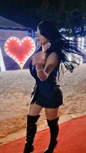 #bikerchick #mulhergato #catwoman #bikergirl #ridergirl #batgirl #636 #zx636 #boots | Faby Beltrão